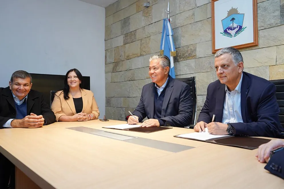Suman 3 millones de dólares al financiamiento de becas Gregorio Álvarez