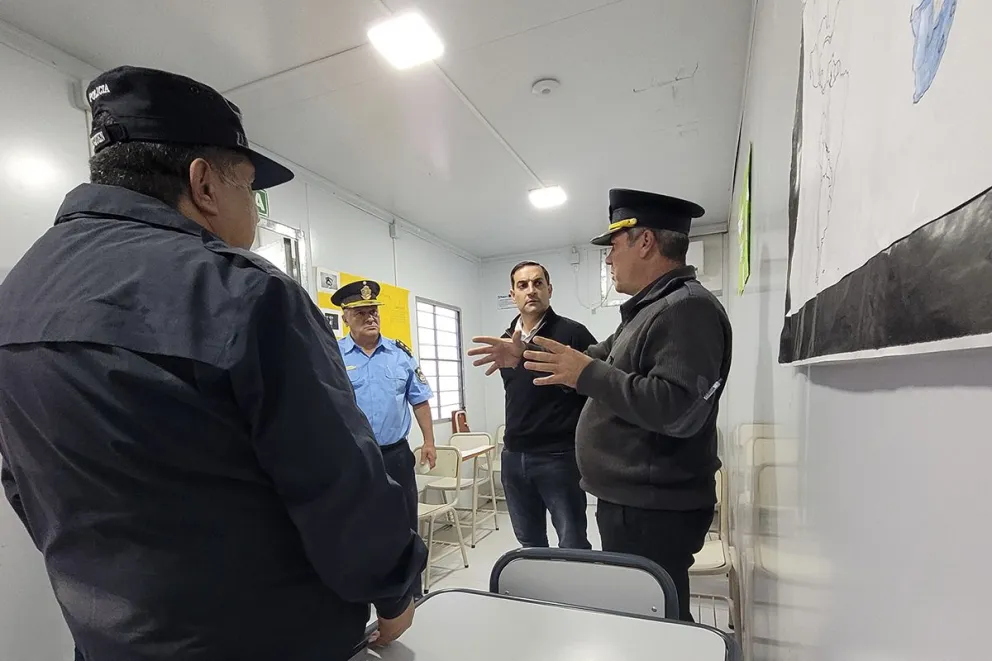 En Zapala, Nicolini participó de una recorrida por la Unidad de Detención 32